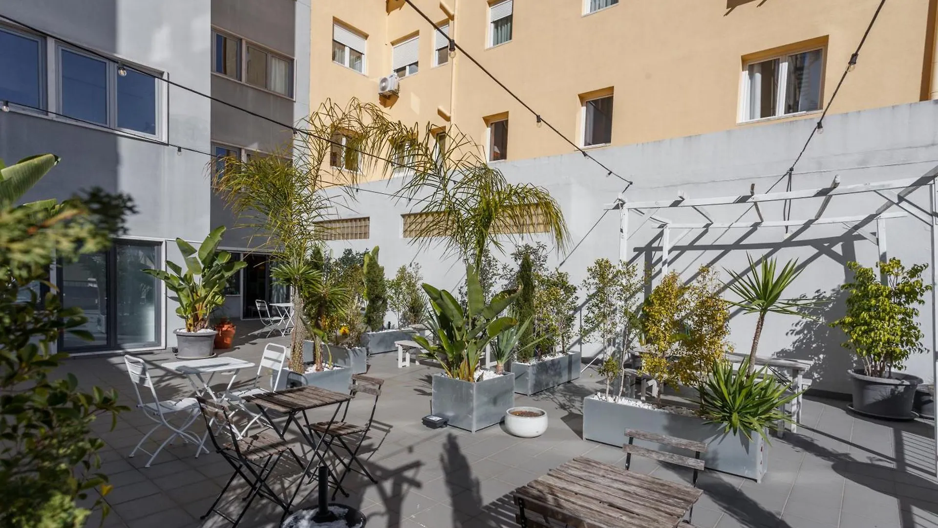Apartment Gin O'Clock In Lisbon - By Misha'S Place 3A